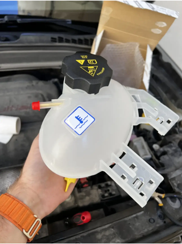 Zbiorniczek wyrównawczy układu chłodzenia Fiat/Alfa/Lancia 52052767 cena, od 43,67 USD