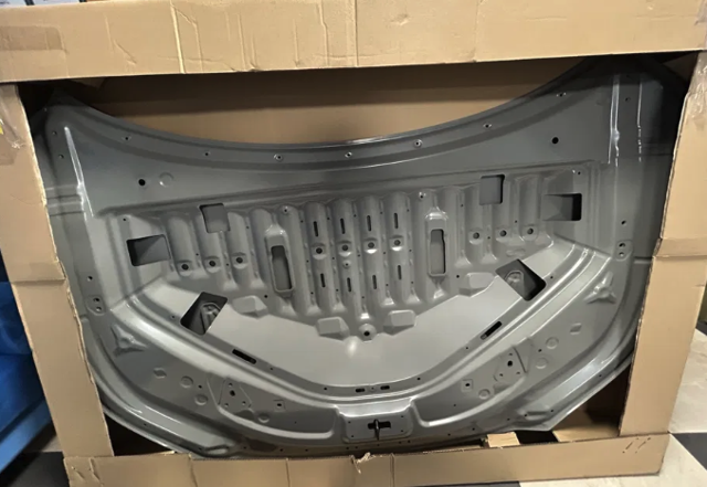 5330148220 Toyota Maska silnika