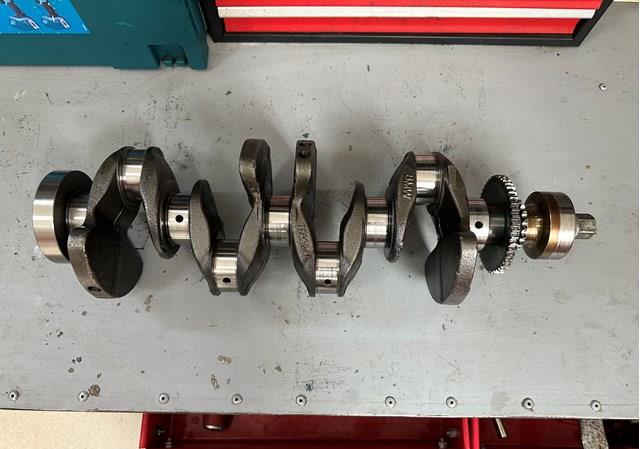 Wał korbowy silnika BMW 11212212762