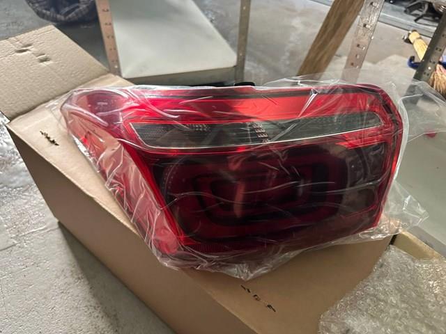 Lampa zespolona tylna lewa Peugeot/Citroen 9817303780 cena, od 165,15 USD