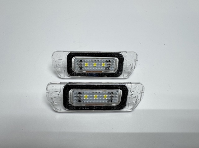 Lampa oświetlenia tylnej tablicy rejestracyjnej Mercedes ML/GLE 