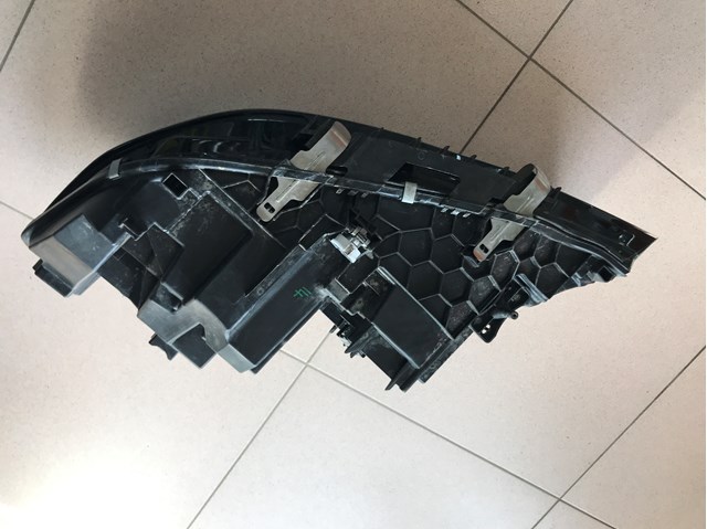 63118496150 BMW Reflektor prawy