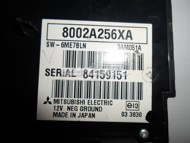 8002A256XA Mitsubishi Nakładka ozdobna centralnej konsoli