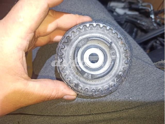 7P0412327B VAG Poduszka amortyzatora tylnego