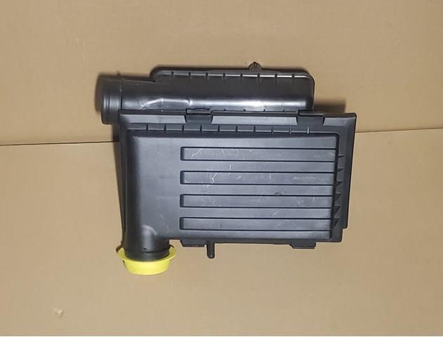 04E129611AK VAG Obudowa filtra powietrza