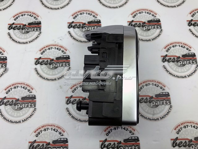 Land Rover LR116681