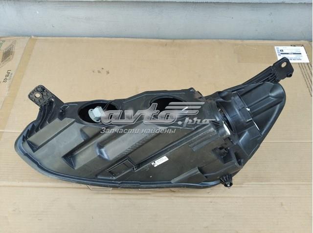  Reflektor prawy Ford Focus 4