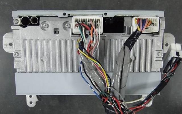 Radioodtwarzacz (radio AM/FM) Mitsubishi Outlander II XL SUV (CWW) (2005 - 2012) cena, od 158,33 USD