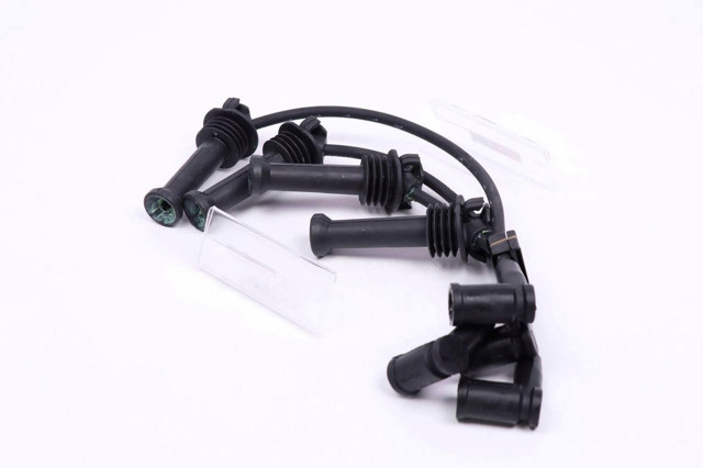 Zestaw przewodów wysokiego napięcia Ford 1682155 cena, od 34,90 USD
