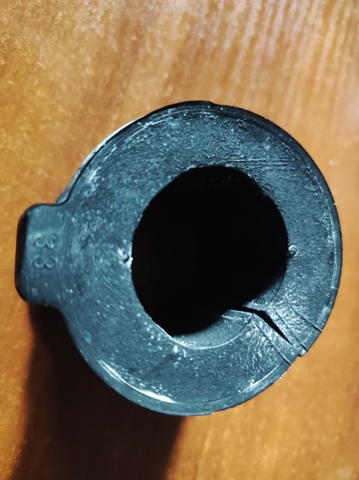 Do koszyka 4881860010 Toyota Tuleja stabilizatora tylnego