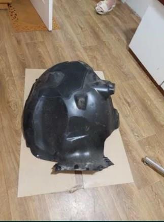 Do koszyka 149261300C Tesla Nadkole błotnika przedniego lewe
