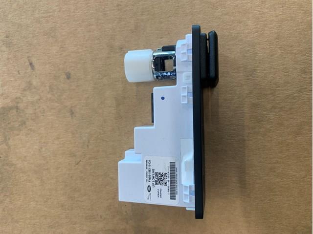  Land Rover LR070583 cena, od 122,92 USD