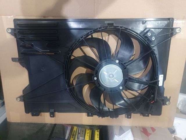 Dyfuzor chłodnicy, w komplecie z silnikiem i wirnikiem Mazda PAF215025 cena, od 228,14 USD