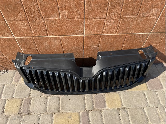 Atrapa chłodnicy VAG 5E0853651 cena, od 53,92 USD