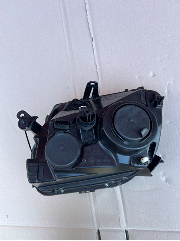 Reflektor prawy 260101891R Renault (RVI)