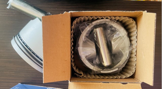 130038003821 NE/NPR Tłok, komplet na 1 cylinder, 2. naprawa (+0,50)