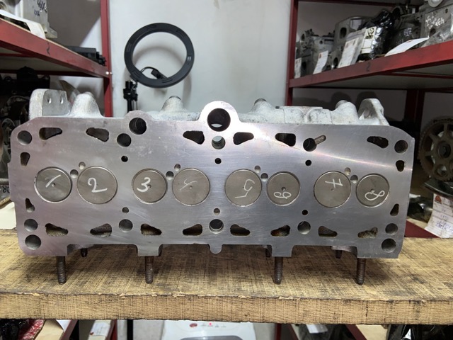 Śruba głowicy cylindrów Audi 80 B4 sedana (8C2) (1991 - 1994) cena, od 152,29 USD