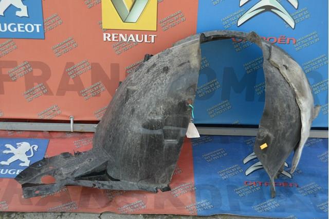 Nadkole błotnika przedniego prawe 9812150180 Peugeot/Citroen