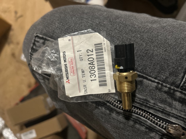 1308A012 Mitsubishi Czujnik temperatury płynu chłodzącego