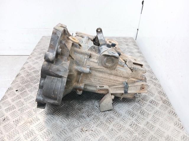Mechaniczna skrzynia biegów w komplecie do Seat Cordoba  6K2, C2