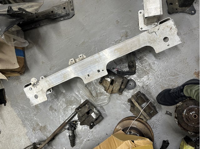 Do koszyka 9826115680 Peugeot/Citroen Wzmocnienie zderzaka przedniego