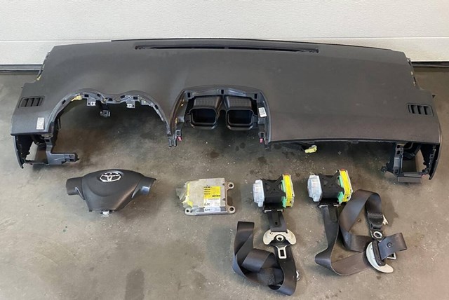 Poduszka powietrzna (Airbag) kierowcy 4513012B40B0 Toyota
