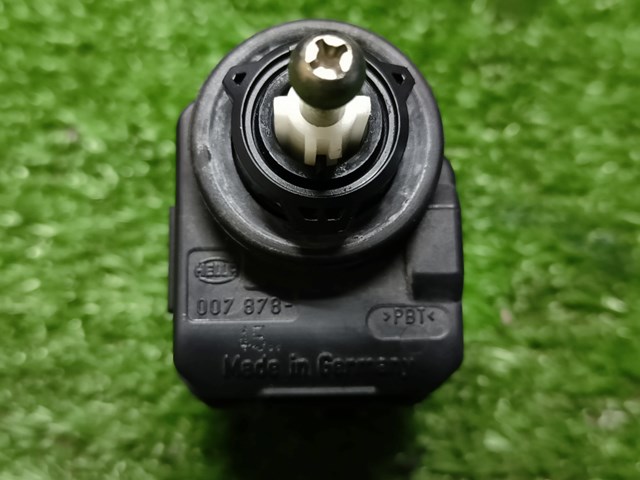 00787845 Mitsubishi Korektor swiatel