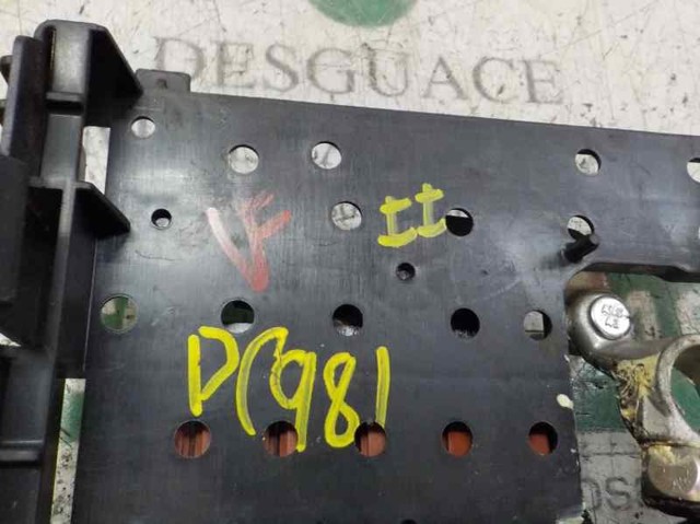 Skrzynka bezpieczników do Opel Astra J Sports Tourer 35