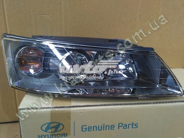 Reflektor prawy 921023K020 Hyundai/Kia