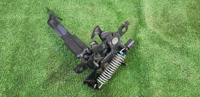 Do koszyka Zamek maski Toyota RAV4 IV A4