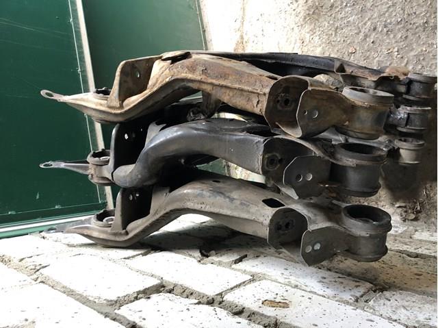 Do koszyka Korpus osi przedniej Audi A4 Avant B8 8K5