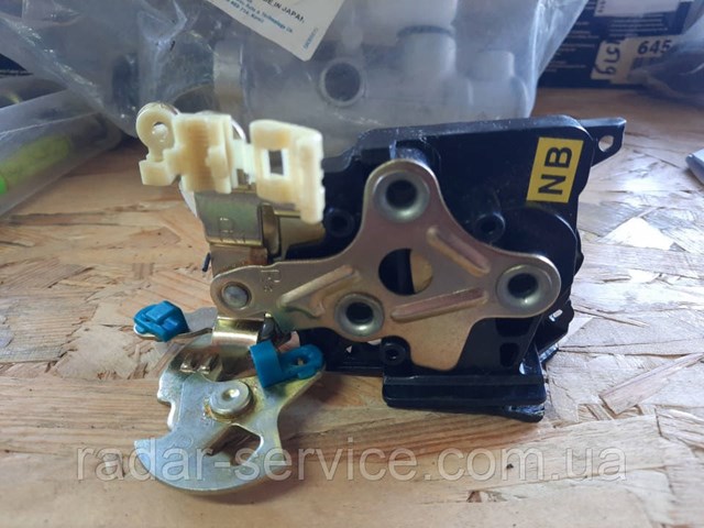 Zamek drzwi przednich prawych 96305418 General Motors