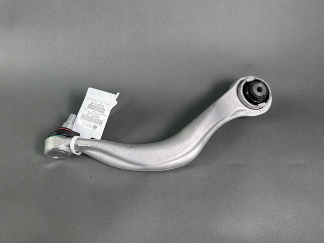 Wahacz zawieszenia przedniego dolny prawy Fiat/Alfa/Lancia 50547028