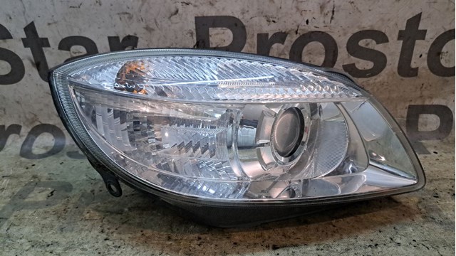 5J1941018A VAG Reflektor prawy