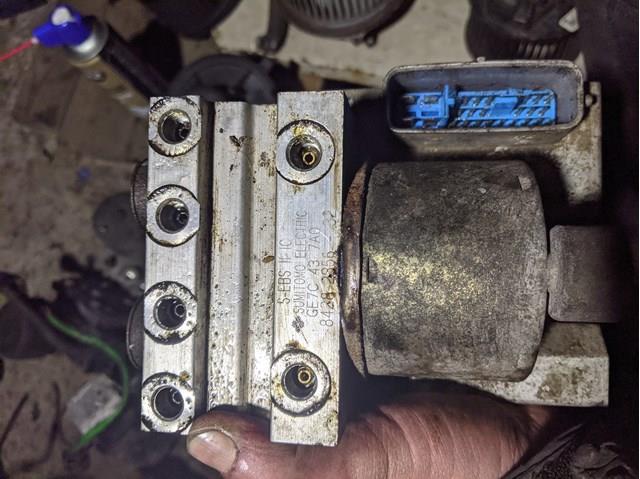 Do koszyka Sterownik ABS  hydrauliczny Mazda 626 V GF