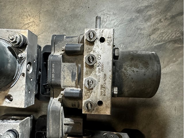 Sterownik ABS  hydrauliczny Mercedes Sprinter II 3,5-t awangarda (906) (2006 - 2020) cena, od 336,09 USD