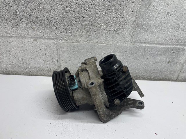Pompa chłodząca wodna 55493045 General Motors