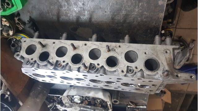 Do koszyka MD348983 Mitsubishi Głowica cylindrów