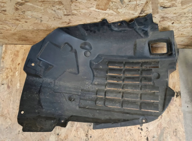 Nadkole błotnika przedniego lewe przednie Land Rover LR082850