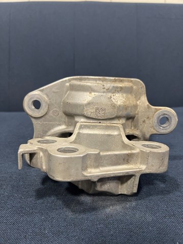 LR114070 Land Rover Poduszka (podpora) silnika tylna