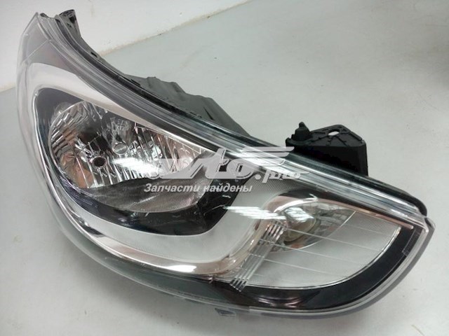 Reflektor prawy TYC 20E311052B cena, od 102,39 USD