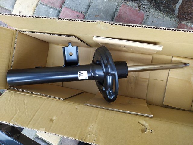 Amortyzator przedni lewy 54303W310P Mitsubishi