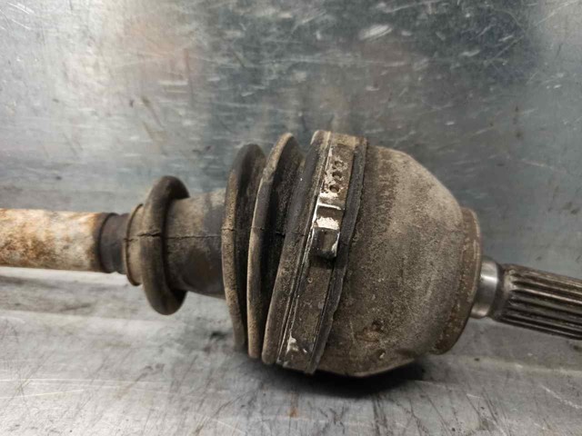 Półoś napędowa przednia do Peugeot 205 I 741A, C