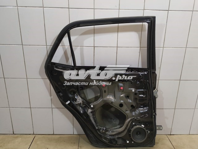 Do koszyka Drzwi tylne lewe Toyota Auris UKP E15