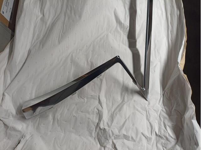Listwa ochronna atrapy chłodnicy 5312148130 Toyota