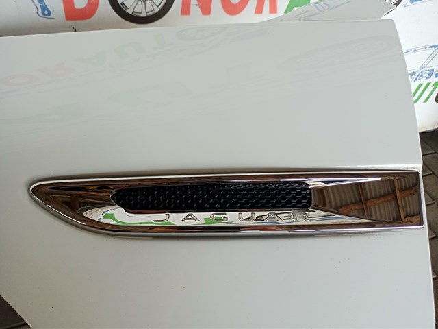 C2D33153 Jaguar Błotnik przedni lewy