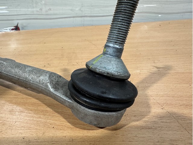 Do koszyka 104484100E Tesla Motors Końcówka drążka kierowniczego zewnętrzna