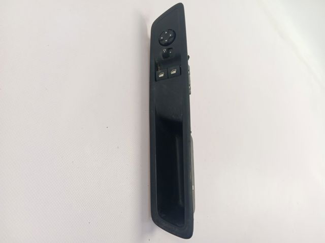Panel przyciskowy sterowania podnośnikiem szyby przedni lewy Peugeot/Citroen 98329368ZD cena, od 68,92 USD