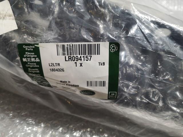 Wspornik zderzaka przedniego środkowy LR094157 Land Rover
