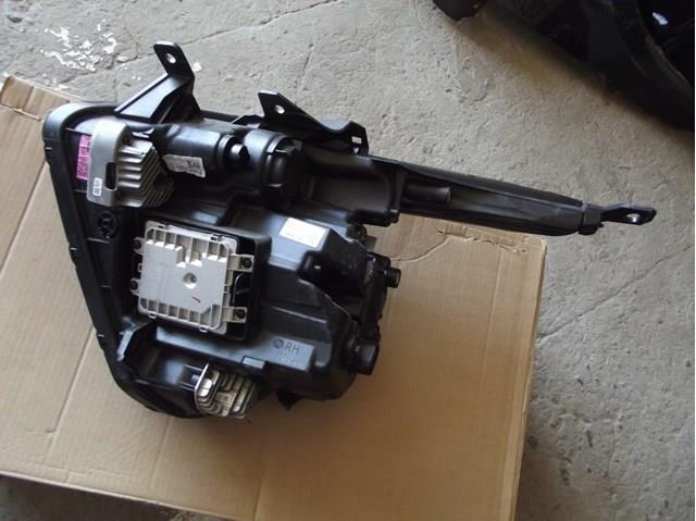 Reflektor prawy Hyundai/Kia 92102R2000 cena, od 520,47 USD